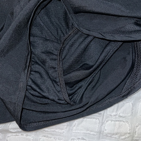 Under Armour Fitness Shorts sz Medium - Picture 4 of 8